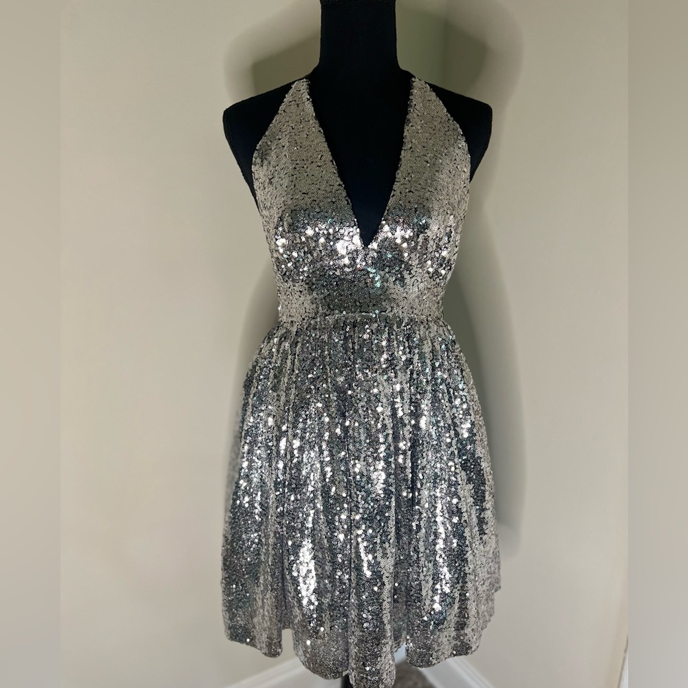 Beautifully vintage sequin dress